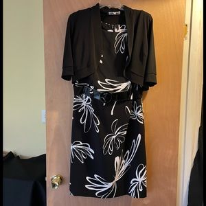 Woman’s 2 piece Black + White sleeveless Dress, crop short sleeve jacket Size 12